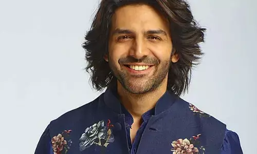 Kartik Aaryan рдиреЗ 10рд╡реАрдВ рдХреНрд▓рд╛рд╕ рдореЗрдВ рдмрдирд╛рдИ рдереА рдкрд╣рд▓реА рдЧрд░реНрд▓рдлреНрд░реЗрдВрдб, рдЗрди рдлрд┐рд▓реНрдореА рд╣рд╕реАрдирд╛рдУрдВ рдХреЗ рд╕рд╛рде рд░рд╣рд╛ рдЕрдлреЗрдпрд░, 4 рд╕рд╛рд▓ рдХреА рдЙрдореНрд░ рдореЗрдВ рд╣реА Kartik Aaryan рдиреЗ 10рд╡реАрдВ рдХреНрд▓рд╛рд╕ рдореЗрдВ рдмрдирд╛рдИ рдереА рдкрд╣рд▓реА рдЧрд░реНрд▓рдлреНрд░реЗрдВрдб, рдЗрди рдлрд┐рд▓реНрдореА рд╣рд╕реАрдирд╛рдУрдВ рдХреЗ рд╕рд╛рде рд░рд╣рд╛ рдЕрдлреЗрдпрд░, 4 рд╕рд╛рд▓ рдХреА рдЙрдореНрд░ рдореЗрдВ рд╣реА