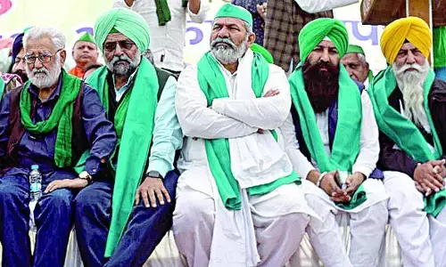 किसान महापंचायत में बोले राकेश टिकैत, आंदोलन में जान गंवाने वाले किसानों को मिले शहीद का दर्जा