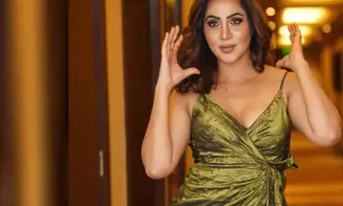 Big Boss फेम अर्शी खान का हुआ एक्सिडेंट, अस्पताल में एडमिट, सीने में उठा दर्द Big Boss फेम अर्शी खान का हुआ एक्सिडेंट, अस्पताल में एडमिट, सीने में उठा दर्द