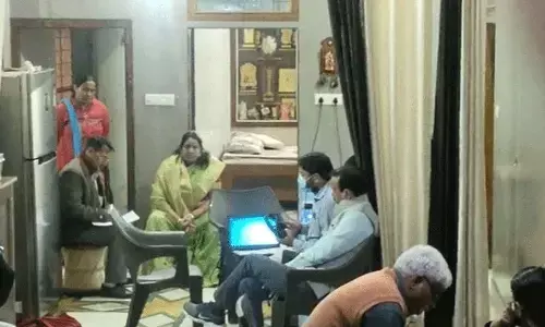 राजस्थान में ACB की बड़ी कार्यवाही, अलवर नगर परिषद की चेयरमैन बेटे के साथ रिश्वत लेते गिरफ्तार राजस्थान में ACB की बड़ी कार्यवाही, अलवर नगर परिषद की चेयरमैन बेटे के साथ रिश्वत लेते गिरफ्तार