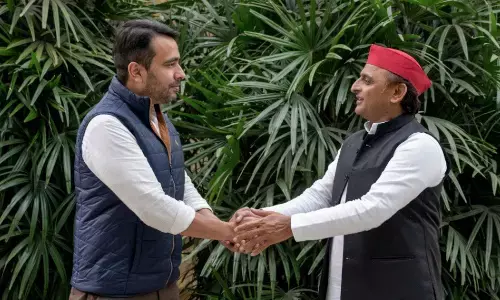 यूपी में अखिलेश और जयंत की मुलाक़ात, राजनीतिक हलचल तेज, गठबंधन तय! 3 दर्जन सीटों पर चुनाव लड़ सकती है RLD यूपी में अखिलेश और जयंत की मुलाक़ात, राजनीतिक हलचल तेज, गठबंधन तय! 3 दर्जन सीटों पर चुनाव लड़ सकती है RLD