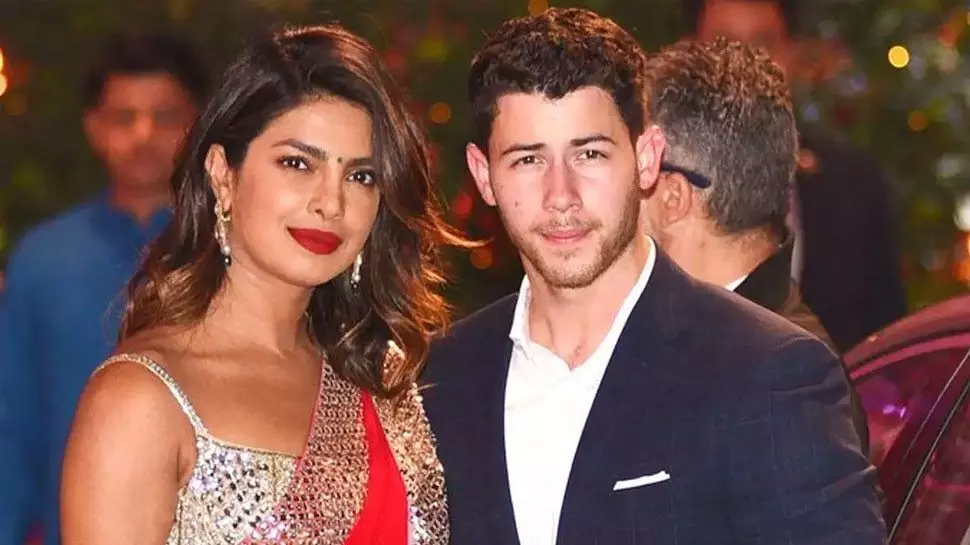 Priyanka Chopra ने पति Nick Jonas का भरी महफ़िल में उड़ाया मज़ाक, उम्र के फासले पर कर दिया ऐसा कमेंट