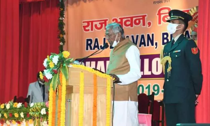 राज्यपाल बोले - मैं कुछ नहीं जानता, जो आरोप लगा रहा है उससे पूछिए राज्यपाल बोले - मैं कुछ नहीं जानता, जो आरोप लगा रहा है उससे पूछिए