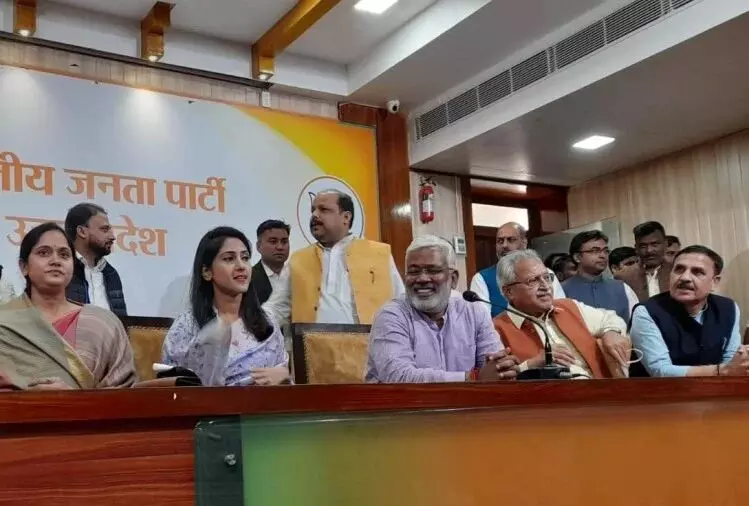 सोनिया के गढ़ रायबरेली से विधायक अदिति सिंह भाजपा में शामिल सोनिया के गढ़ रायबरेली से विधायक अदिति सिंह भाजपा में शामिल