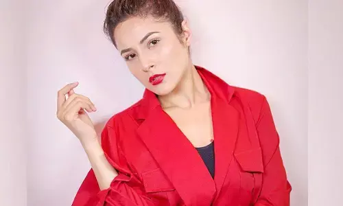 Shehnaaz Gill Hot Photoshoot: Shehnaaz Gill का दिखा बोल्ड अंदाज, शॉर्ट ड्रेस में दिखाए जलवे Shehnaaz Gill Hot Photoshoot: Shehnaaz Gill का दिखा बोल्ड अंदाज, शॉर्ट ड्रेस में दिखाए जलवे