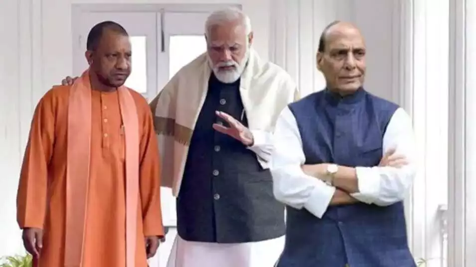 सीएम योगी के कंधे पर हाथ रखकर क्या कहा था पीएम मोदी ने, राजनाथ सिंह ने बताया सीएम योगी के कंधे पर हाथ रखकर क्या कहा था पीएम मोदी ने, राजनाथ सिंह ने बताया
