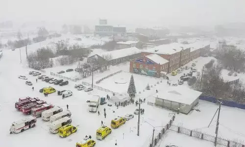 रूस के साइबेरिया में कोयला खदान में आग, 52 लोगों की मौत रूस के साइबेरिया में कोयला खदान में आग, 52 लोगों की मौत