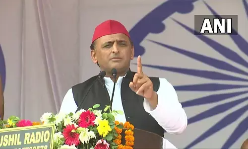 सपा ने प्रशासन पर लगाए आरोप, कहा- हमारे मजबूत गढ़ वाले इलाकों में इंटरनेट कनेक्टिविटी से हो रहा है खिलवाड़ सपा ने प्रशासन पर लगाए आरोप, कहा- हमारे मजबूत गढ़ वाले इलाकों में इंटरनेट कनेक्टिविटी से हो रहा है खिलवाड़