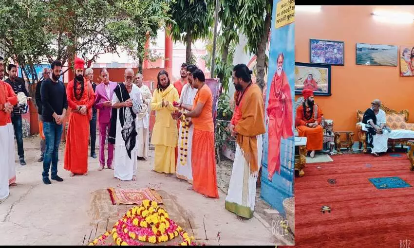 मुरारी बापू मठ बाघम्बरी गद्दी पहुंचे,स्वर्गीय महंत को यादकर हुए भावुक मुरारी बापू मठ बाघम्बरी गद्दी पहुंचे,स्वर्गीय महंत को यादकर हुए भावुक