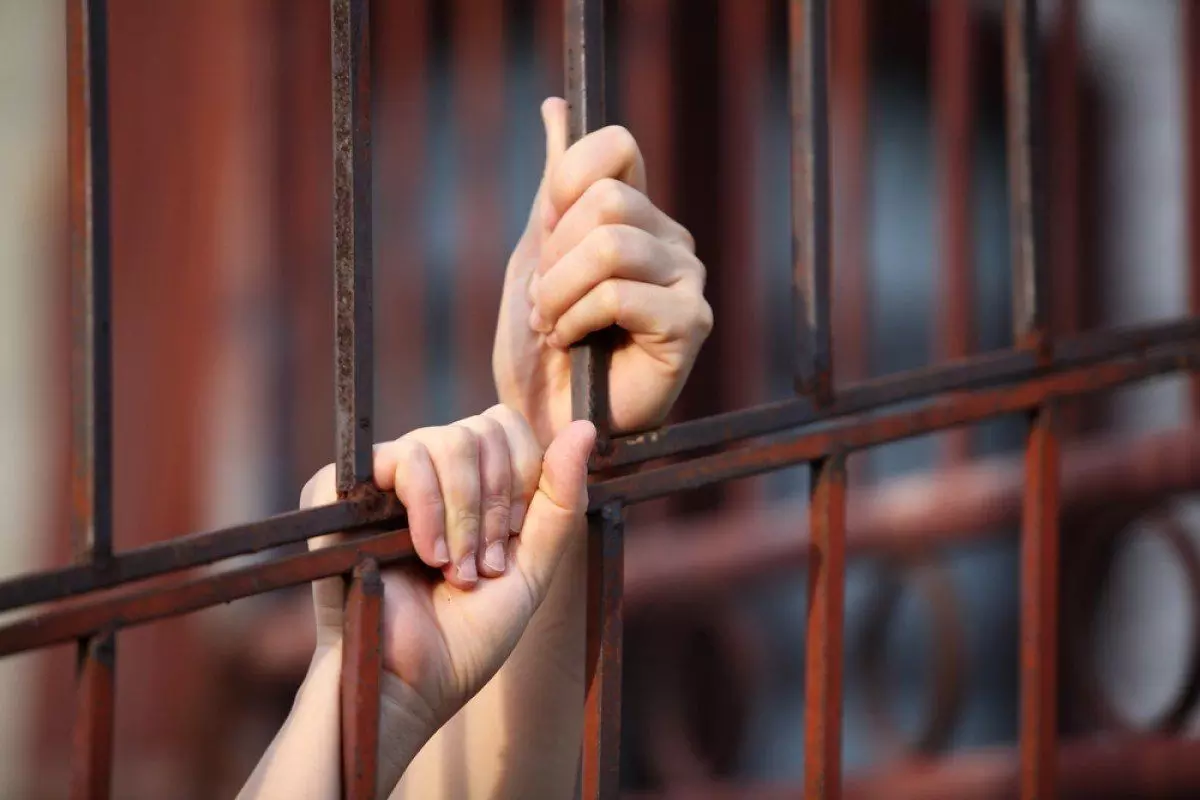 जेल में सजा काट रहे कैदी की इलाज के दौरान मौत
