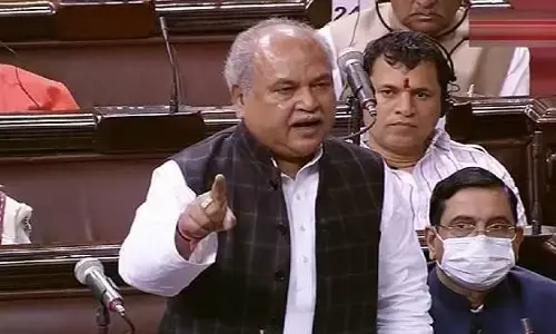 विरोध-प्रदर्शन में किसानों की मौत का कोई डेटा नहीं, फिर मुआवजे का सवाल कैसा? संसद में बोली सरकार विरोध-प्रदर्शन में किसानों की मौत का कोई डेटा नहीं, फिर मुआवजे का सवाल कैसा? संसद में बोली सरकार