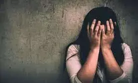 युवती के साथ दुष्कर्म कर बनाया वीडियो, पिता को वीडियो भेज मांगे 10 लाख… युवती के साथ दुष्कर्म कर बनाया वीडियो, पिता को वीडियो भेज मांगे 10 लाख…