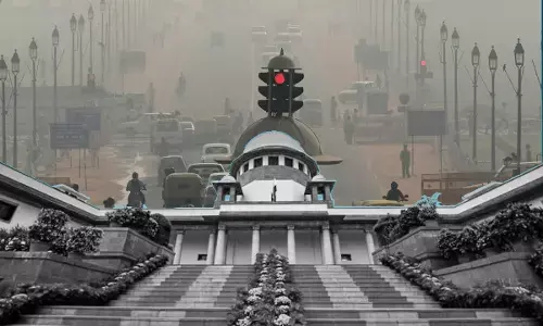 पाकिस्तान से आती है प्रदूषित हवा, SC में प्रदूषण पर सुनवाई के दौरान यूपी सरकार पाकिस्तान से आती है प्रदूषित हवा, SC में प्रदूषण पर सुनवाई के दौरान यूपी सरकार