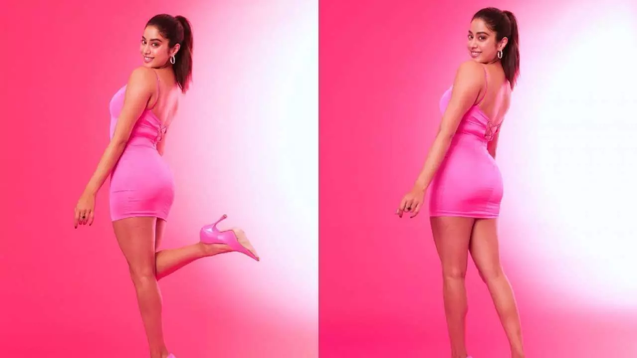 Janhvi Kapoor Hot Photoshoot: जान्हवी कपूर ने फोटोशूट के दौरान दिखयी कातिलाना अदाएं, यहाँ देखे तस्वीरे Janhvi Kapoor Hot Photoshoot: जान्हवी कपूर ने फोटोशूट के दौरान दिखयी कातिलाना अदाएं, यहाँ देखे तस्वीरे