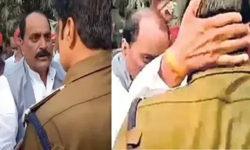 рд╕рдкрд╛ MLA рдиреЗ рд╕реАрдУ рдХрд╛ рд╕рд┐рд░ рдкрдХрдбрд╝рдХрд░ рдЕрдкрдиреЗ рд╕рд┐рд░ рд╕реЗ рд▓рдбрд╝рд╛рдпрд╛, рд╡рд┐рдзрд╛рдпрдХ рд╕рдореЗрдд 100 рдкрд░ рдХреЗрд╕ рд╕рдкрд╛ MLA рдиреЗ рд╕реАрдУ рдХрд╛ рд╕рд┐рд░ рдкрдХрдбрд╝рдХрд░ рдЕрдкрдиреЗ рд╕рд┐рд░ рд╕реЗ рд▓рдбрд╝рд╛рдпрд╛, рд╡рд┐рдзрд╛рдпрдХ рд╕рдореЗрдд 100 рдкрд░ рдХреЗрд╕