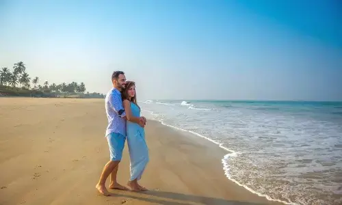 कपल्स बीच वाली जगह पर हनीमून ट्रिप प्लान करते हैं, तो बैग में जरूर रखें ये 8 चीजें कपल्स बीच वाली जगह पर हनीमून ट्रिप प्लान करते हैं, तो बैग में जरूर रखें ये 8 चीजें