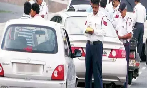 Delhi NCR Latest Updates:दिल्ली के साथ NCR के इन 14 शहरों पर पुराने वाहन बंद, बेच दीजिए गाड़ी नहीं तो होगी सडक पर जब्त! Delhi NCR Latest Updates:दिल्ली के साथ NCR के इन 14 शहरों पर पुराने वाहन बंद, बेच दीजिए गाड़ी नहीं तो होगी सडक पर जब्त!