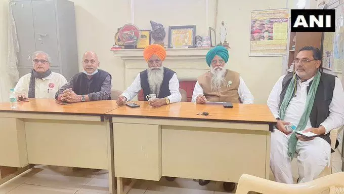 किसानों का आंदोलन हुआ स्थगित, सरकार से किसान नेता गुरनाम चढ़ूनी आंदोलन खत्म करने की रखी ये शर्त किसानों का आंदोलन हुआ स्थगित, सरकार से किसान नेता गुरनाम चढ़ूनी आंदोलन खत्म करने की रखी ये शर्त