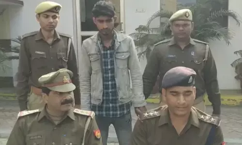 अवैध तमंचे के साथ वीडियो बनवाकर सोशल मीडिया पर वायरल करने वाला गिरफ्तार अवैध तमंचे के साथ वीडियो बनवाकर सोशल मीडिया पर वायरल करने वाला गिरफ्तार