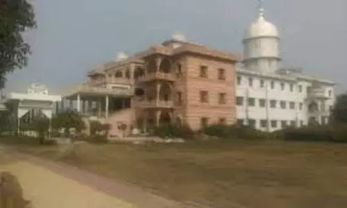 कबीर मठ की जमीनों को महंतों के नाम करने को राज्य के धार्मिक ट्रस्ट बोर्ड ने अवैध करार दिया कबीर मठ की जमीनों को महंतों के नाम करने को राज्य के धार्मिक ट्रस्ट बोर्ड ने अवैध करार दिया