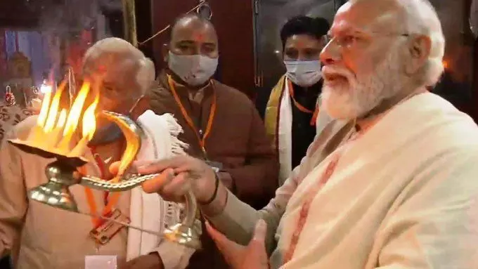 काशी के कोतवाल काल भैरव के दर्शन के लिए पहुंचे काशी के कोतवाल काल भैरव के दर्शन के लिए पहुंचे