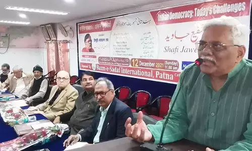 बहुसंख्यकवाद, असमानता और विवेक-विमुखता जनतंत्र के लिए सबसे बड़े ख़तरे हैं : विभूति नारायण राय बहुसंख्यकवाद, असमानता और विवेक-विमुखता जनतंत्र के लिए सबसे बड़े ख़तरे हैं : विभूति नारायण राय