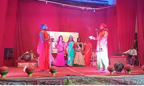 рд▓рд▓рд┐рдд рдирд╛рд░рд╛рдпрдг рдорд┐рдерд┐рд▓рд╛ рд╡рд┐рд╢реНрд╡рд╡рд┐рджреНрдпрд╛рд▓рдп рдХреЗ рд╕рдВрдЧреАрдд рдПрд╡рдВ рдирд╛рдЯрдХ рд╡рд┐рднрд╛рдЧ рдХреЗ рдкреНрд░рд╢рд╛рд▓ рдореЗрдВ рдирд╛рдЯрдХ рд╕рддреА рдмрд┐рд╣реБрд▓рд╛ рдХрд╛ рдордВрдЪрди рд▓рд▓рд┐рдд рдирд╛рд░рд╛рдпрдг рдорд┐рдерд┐рд▓рд╛ рд╡рд┐рд╢реНрд╡рд╡рд┐рджреНрдпрд╛рд▓рдп рдХреЗ рд╕рдВрдЧреАрдд рдПрд╡рдВ рдирд╛рдЯрдХ рд╡рд┐рднрд╛рдЧ рдХреЗ рдкреНрд░рд╢рд╛рд▓ рдореЗрдВ рдирд╛рдЯрдХ рд╕рддреА рдмрд┐рд╣реБрд▓рд╛ рдХрд╛ рдордВрдЪрди