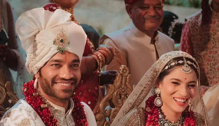शादी के 3 दिन बाद ही अंकिता लोखंडे ने शेयर किया बेडरूम वीडियो, विक्की जैन संग हुईं रोमांटिक शादी के 3 दिन बाद ही अंकिता लोखंडे ने शेयर किया बेडरूम वीडियो, विक्की जैन संग हुईं रोमांटिक