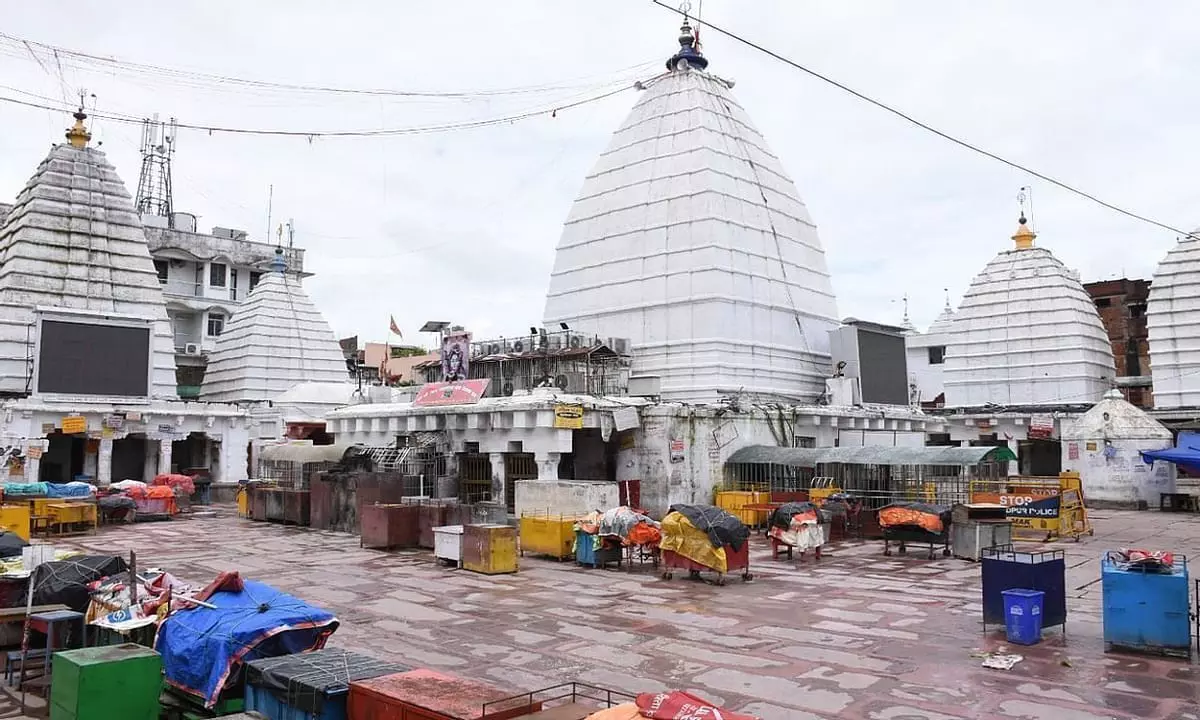 बाबा बैद्यनाथ मंदिर देवघर में दर्शन करने का मन बना रहे है तो पढ़ ले ये खबर?