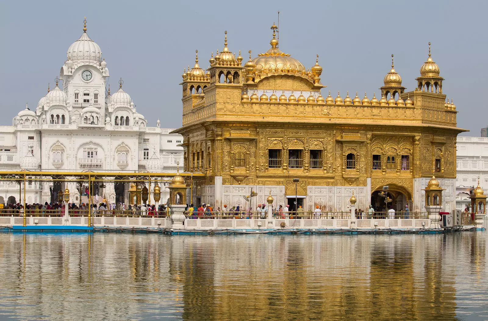 पंजाबः स्वर्ण मंदिर में युवक ने की बेअदबी करने की कोशिश, भीड़ की पिटाई से आरोपी की मौत!