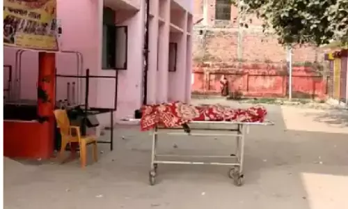 प्रेमिका से मिलने पहुंचे प्रेमी की हत्या प्रेमिका से मिलने पहुंचे प्रेमी की हत्या