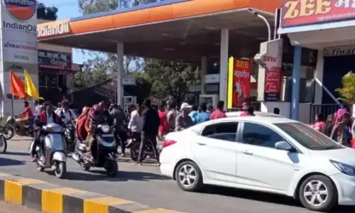 दिनदहाड़े तलवार से वकील पर हमला, पेट्रोल पंप के केबिन में पहुंचकर तोड़ा दम