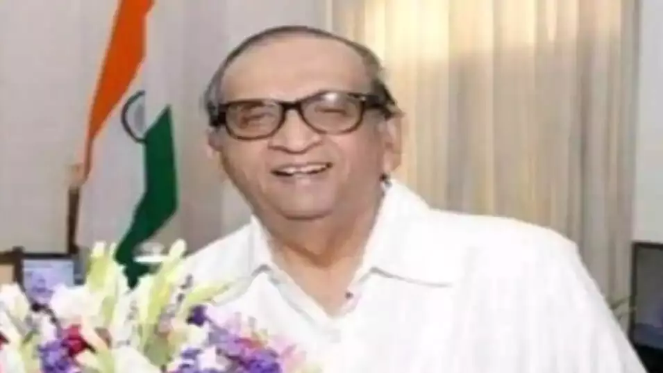 कौन थे डॉ. गौरीशंकर राजहंस? जिनके निधन पर सीएम नीतीश ने व्यक्त की गहरी शोक संवेदना कौन थे डॉ. गौरीशंकर राजहंस? जिनके निधन पर सीएम नीतीश ने व्यक्त की गहरी शोक संवेदना