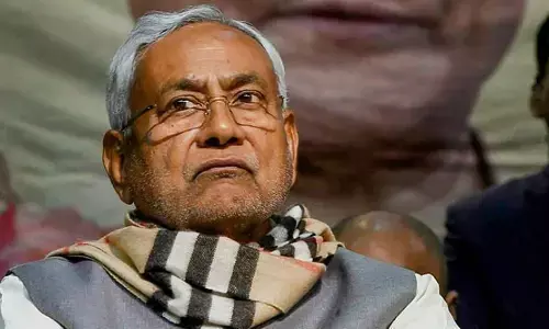Corona in Bihar: CM नीतीश के आवास पर कोरोना का कहर, 22% कर्मचारी संक्रमित, बिहार के दोनों डिप्टी सीएम भी पॉजिटिव Corona in Bihar: CM नीतीश के आवास पर कोरोना का कहर, 22% कर्मचारी संक्रमित, बिहार के दोनों डिप्टी सीएम भी पॉजिटिव