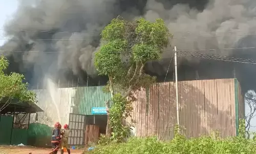 हल्दिया में इंडियन ऑयल के कैंपस में लगी आग, 3 की मौत और 35 घायल हल्दिया में इंडियन ऑयल के कैंपस में लगी आग, 3 की मौत और 35 घायल