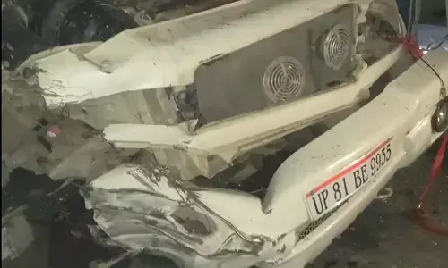 ट्रैक्टर-ट्राली और बोलेरो की टक्कर में तीन महिलाओं की मौत ट्रैक्टर-ट्राली और बोलेरो की टक्कर में तीन महिलाओं की मौत