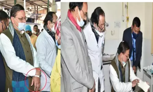 सीएम पुष्कर धामी की उंगली में फैक्चर, डॉक्टरों ने चढ़ाया पलास्टर सीएम पुष्कर धामी की उंगली में फैक्चर, डॉक्टरों ने चढ़ाया पलास्टर