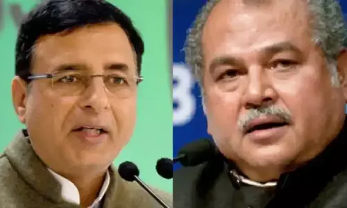 पीछे हटे हैं, फिर बढ़ेंगे आगे, तोमर के बयान पर कांग्रेस का पलटवार