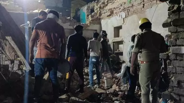 Muzaffarpur Breaking News: मुजफ्फरपुर की नूडल्स फैक्ट्री में ब्लास्ट, हजारीबाग में गैस टैंकर में धमाके से 7 की मौत,राहत-बचाव कार्य जारी