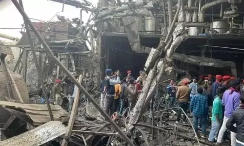 बॉयलर धमाके के सिलसिले में फैक्ट्री के मालिक समेत सात लोगों पर केस दर्ज