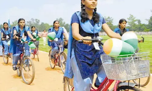 ऐसे उठाएं पोशाक योजना का लाभ ऐसे उठाएं पोशाक योजना का लाभ