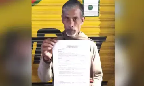 मजदूर के बेटे के नाम एआरटीओ ने कार टैक्स का भेज दिया डेढ़ लाख का नोटिस मजदूर के बेटे के नाम एआरटीओ ने कार टैक्स का भेज दिया डेढ़ लाख का नोटिस