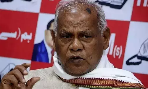 जीतन राम मांझी समेत उनके परिवार के 18 लोग कोरोना पॉजिटिव जीतन राम मांझी समेत उनके परिवार के 18 लोग कोरोना पॉजिटिव