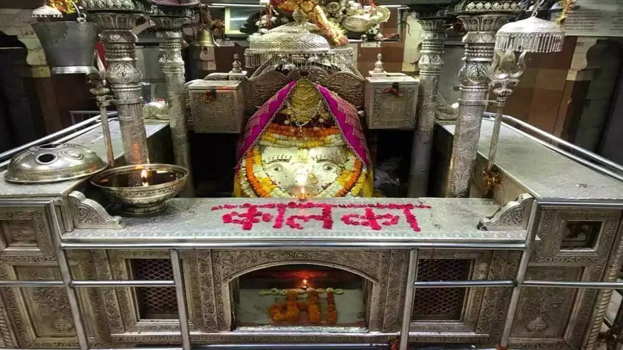 Corona Omicron Alert: कालका जी मंदिर में श्रद्धालुओं की एंट्री बंद, DDMA के निर्देश के बाद फैसला Corona Omicron Alert: कालका जी मंदिर में श्रद्धालुओं की एंट्री बंद, DDMA के निर्देश के बाद फैसला