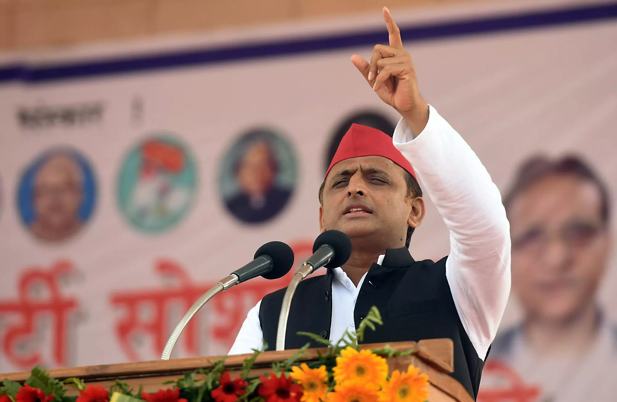 सपा अध्यक्ष अखिलेश यादव बोले, हमारे एक रथ के आगे भाजपा के छह रथ हो रहे नाकाम सपा अध्यक्ष अखिलेश यादव बोले, हमारे एक रथ के आगे भाजपा के छह रथ हो रहे नाकाम