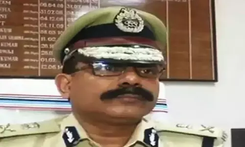 मां बाप की मर्जी से करें शादी,वरना वेश्यावृत्ति में जाना पड़ सकता है बेटियों को बिहार DGP की नसीहत मां बाप की मर्जी से करें शादी,वरना वेश्यावृत्ति में जाना पड़ सकता है बेटियों को बिहार DGP की नसीहत