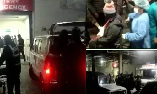 माता वैष्णो देवी हादसा: प्रशासन ने जारी किए हेल्पलाइन नंबर, ऐसे ले सकते हैं अपनों की जानकारी माता वैष्णो देवी हादसा: प्रशासन ने जारी किए हेल्पलाइन नंबर, ऐसे ले सकते हैं अपनों की जानकारी