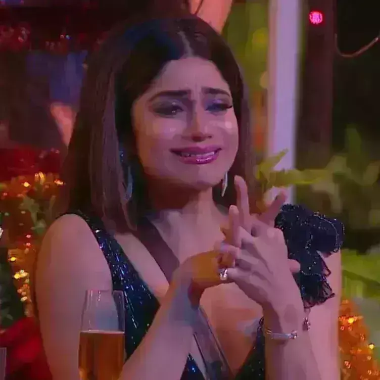 Bigg Boss 15: केवल शमिता शेट्टी को मिला नए साल पर परिवार से मिलने का मौका, सोशल मीडिया पर हो गईं ट्रोल Bigg Boss 15: केवल शमिता शेट्टी को मिला नए साल पर परिवार से मिलने का मौका, सोशल मीडिया पर हो गईं ट्रोल