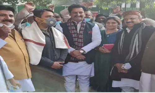UP Election 2022 : यूपी चुनाव से पहले भाजपा को लगा झटका, पूर्व विधायक मनोज चौधरी RLD में हुए शामिल UP Election 2022 : यूपी चुनाव से पहले भाजपा को लगा झटका, पूर्व विधायक मनोज चौधरी RLD में हुए शामिल