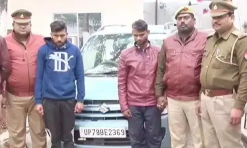 UP Crime News : सनकी आशिक ने एकतरफा प्यार में कर दी लड़की की हत्या, शव के साथ घूमते रहे कार में, गिरफ्तार